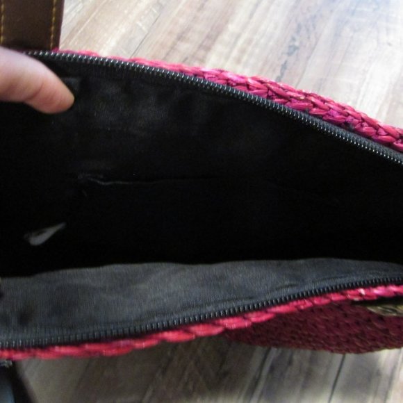 Fuchsia Summer Half-Moon Straw Purse - Picture 7 of 8